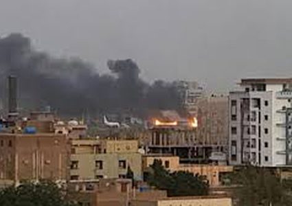 الجيش السوداني والدعم السريع يتبادلان الاتهامات بخرق الهدنة