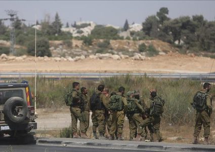 سلطات الاحتلال تستولي على أراض جنوب قلقيلية