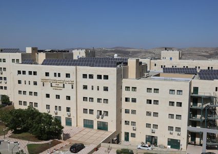 الفرع الطلابي للمهندسين المدنيين في جامعة النجاح يحصل على جائزة التميّز