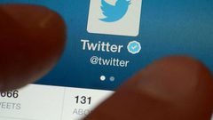 تويتر يبدأ الليلة حذف العلامة الزرقاء المجانية من الحسابات