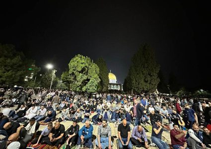 80 ألف مصلٍ أدوا صلاة العشاء والتراويح في المسجد الأقصى