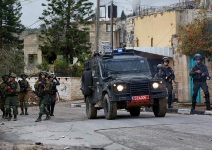 الاحتلال يوقع أوامر هدم لبيوت معتز الخواجا واسامة الطويل