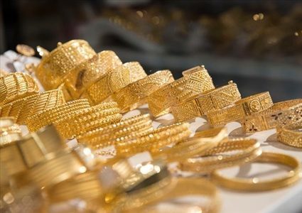 أسعار الذهب تتراجع وسط ترقب لمسار الفائدة الأمريكية