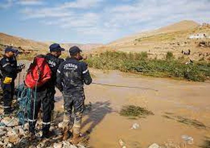العثور على جثمان الضابط الذي جرفته السيول في وادي عربة بالأردن