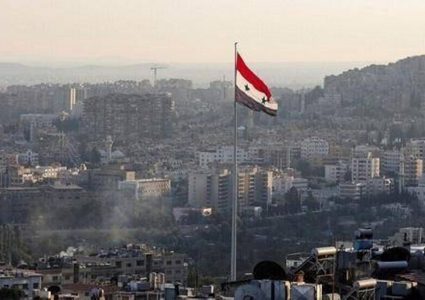 سورية تطالب واشنطن بدفع تعويضات عن "نهب" نفطها وثرواتها والانسحاب من اراضيها