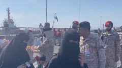 وصول سعوديين ورعايا من دول أخرى إلى جدة بعد إجلائهم من السودان