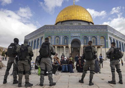 قوات الاحتلال تعتقل فتى من حي الثوري وتفرج عن 4 مقدسيين