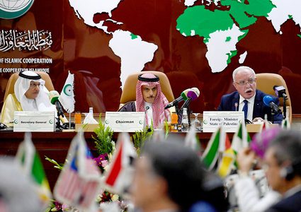 وزير الخارجية السعودي يبحث مع نظيره الفلسطيني آخر التطورات في فلسطين