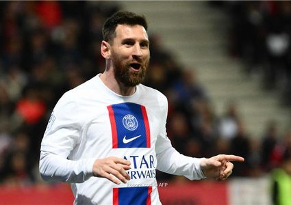 ميسي يصل برشلونة.. و15 حقيبة تثير الجدل