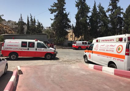 مصرع طفلة جراء سقوطها من مركبة في ضواحي القدس