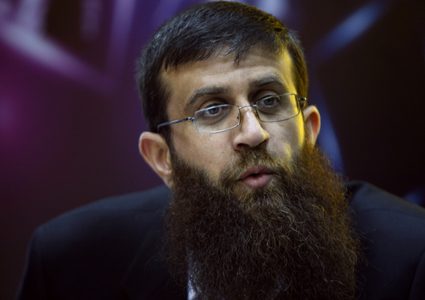 الأسير خضر عدنان يواصل إضرابه عن الطعام في سجون الاحتلال