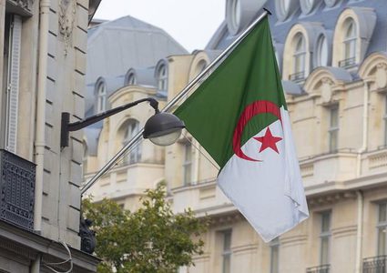 الجزائر تعلن إجلاء أعضاء من جاليتها وسفارتها من السودان