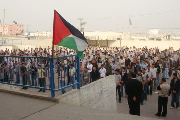 حراك المعلمين بالضفة يعلن تجميد إضرابه