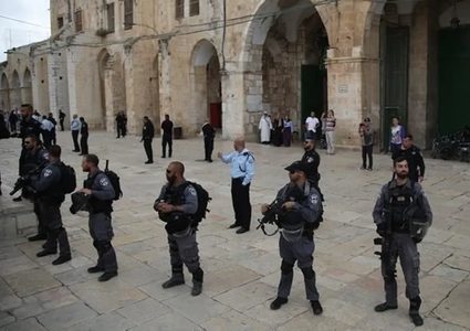 شرطة الاحتلال تجدد اقتحامها لمصلى باب الرحمة في الأقصى