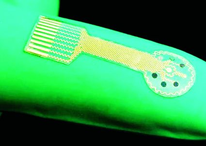 باحثون يطورون "ضمادة ذكية" بمفعول سحري مع الجروح