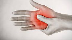 أسباب تنمل اليدين في الليل