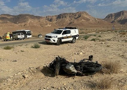 إصابة شاب بجروح خطيرة إثر تعرضه لحادث سير بعد انزلاق دراجته النارية