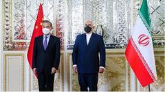 الصين تؤكد أهمية تطوير التعاون العسكري مع إيران