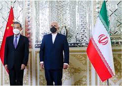 الصين تؤكد أهمية تطوير التعاون العسكري مع إيران