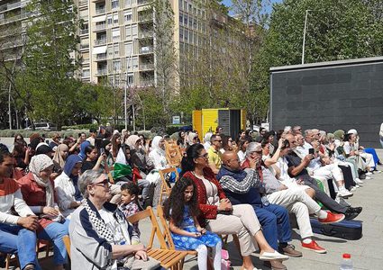 إسبانيا: حملة تواقيع فى ساحة الحرية وسط مدينة ريوس لمقاضاة الاحتلال الإسرائيلي