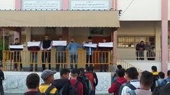 وقفة طلابية في مدارس غزة تنديدًا باغتيال الأسير الشيخ خضر عدنان