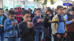 وقفة طلابية في مدارس غزة تنديدًا باغتيال الأسير الشيخ خضر عدنان