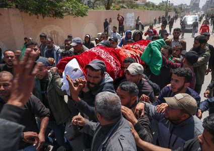 تشييع جثمان الشهيد مبارك في قطاع غزة