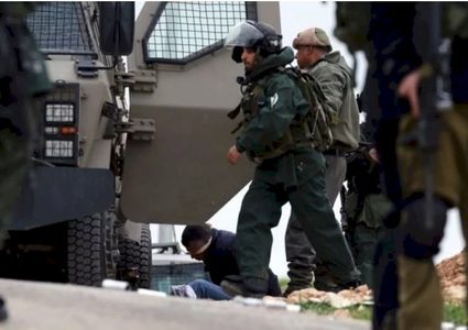 الاحتلال يعتقل شابا من أريحا