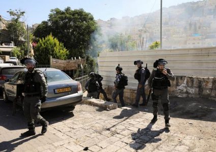 الاحتلال يخطر بإخلاء مبنى بلدية الخليل القديم تمهيدا للاستيلاء عليه