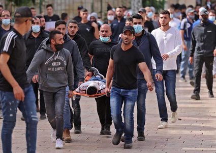 9 إصابات بالرصاص خلال مواجهات مع الاحتلال في بيت ريما والنبي صالح