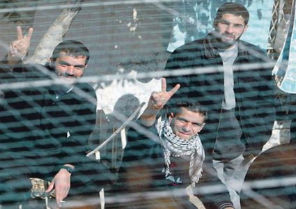 "الأسرى": الاحتلال يُصدر 217 أمر اعتقال إداري الشهر الماضي