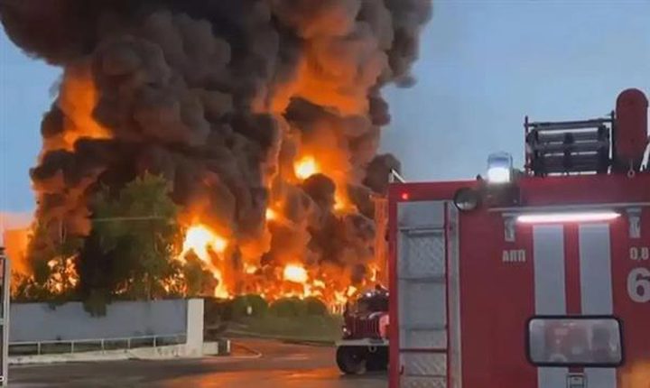 هجوم بطائرة مسيرة يشعل حريقاً بمصفاة نفط روسية
