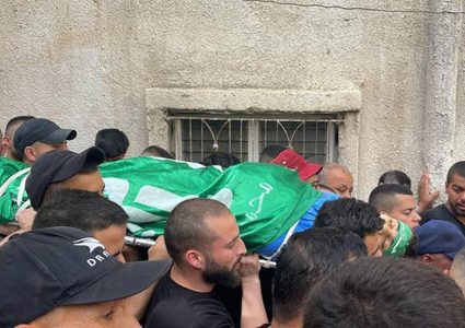 جماهير غفيرة تشيع شهيدي مخيم طولكرم