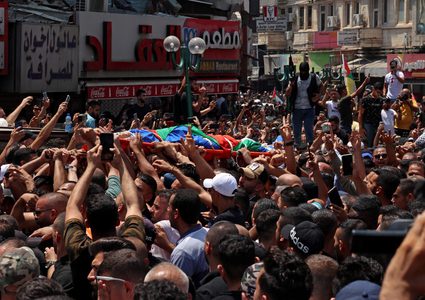 تشييع جثامين الشهداء الثلاثة في نابلس بعد احتجاز دام 55 يوما