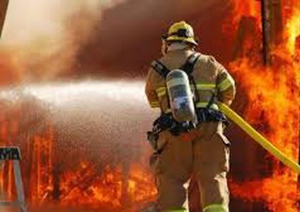 إجلاء 13 ألف شخص غرب كندا بسبب حرائق الغابات