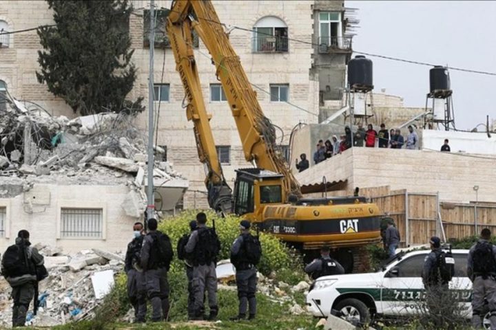 قوات الاحتلال تهدم 3 منازل في الديوك التحتا غرب أريحا