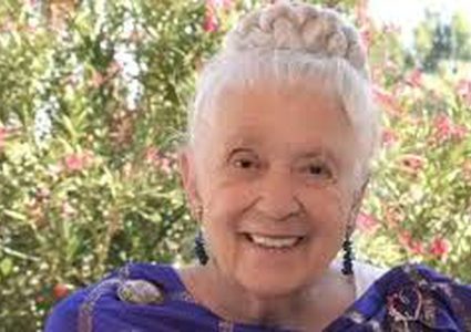 طبيبة أميركية تخطى عمرها القرن تكشف سر الحياة السعيدة