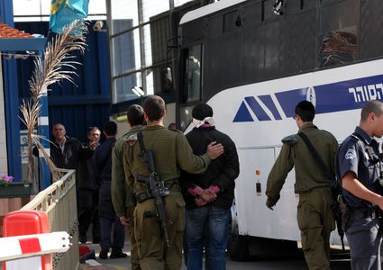 الاحتلال يحكم على شاب مقدسي بالسجن 10 أشهر وغرامة مالية