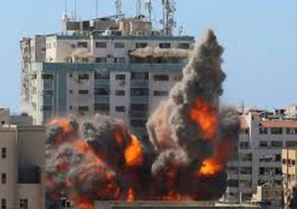 5 إصابات بينهم 3 أطفال إثر تجدد غارات الاحتلال على قطاع غزة