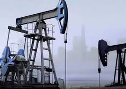 أسعار النفط تسجل رابع خسارة أسبوعية على التوالي مع تصاعد مخاوف الطلب