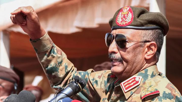 البرهان يقرر تجميد حسابات الدعم السريع وشركاتها بجميع البنوك داخل وخارج السودان