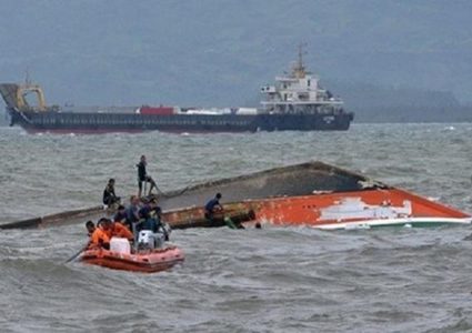 فقدان 39 شخصا إثر جنوح سفينة صيد صينية في المحيط الهندي