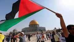 الكنيست تصادق بالقراءة التمهيدية على قانون حظر رفع العلم الفلسطيني