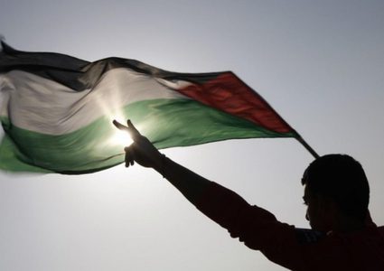 بن غفير يأمر بإزالة العلم الفلسطيني من القدس المحتلة