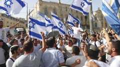 مسيرة أعلام للمستوطنين في اللد وسط توتر وتحذيرات من تبعاتها