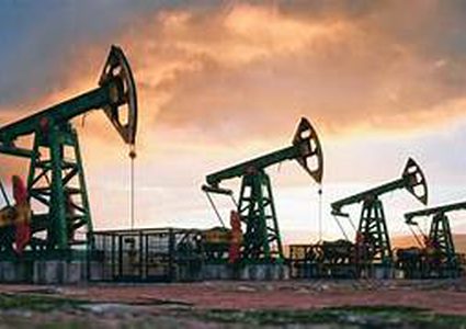 انخفاض أسعار النفط بعد ارتفاع قوي