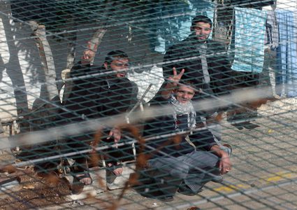 الاسير فادي ابو السبح يدخل عامه الخامس والاخير داخل السجون