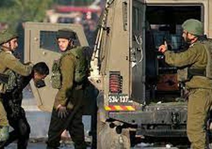 قوات الاحتلال تعتقل أربعة مواطنين من قرية المغير