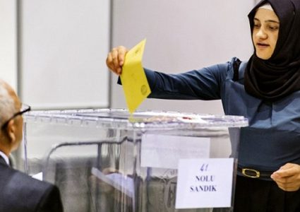 الأتراك في الخارج يصوتون لاختيار رئيس جديد في جولة الإعادة