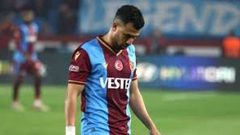 لاعب يبصق على المصري تريزيغيه أثناء سجوده.. وناديه يرد بقسوة